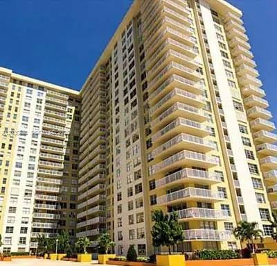 WINSTON TOWERS 400 CONDO - Residential