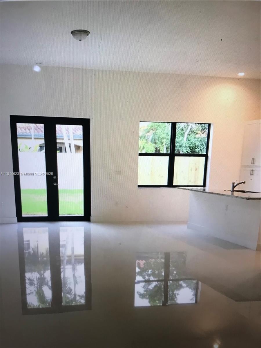 CYPRESS LAKE - Residential Lease