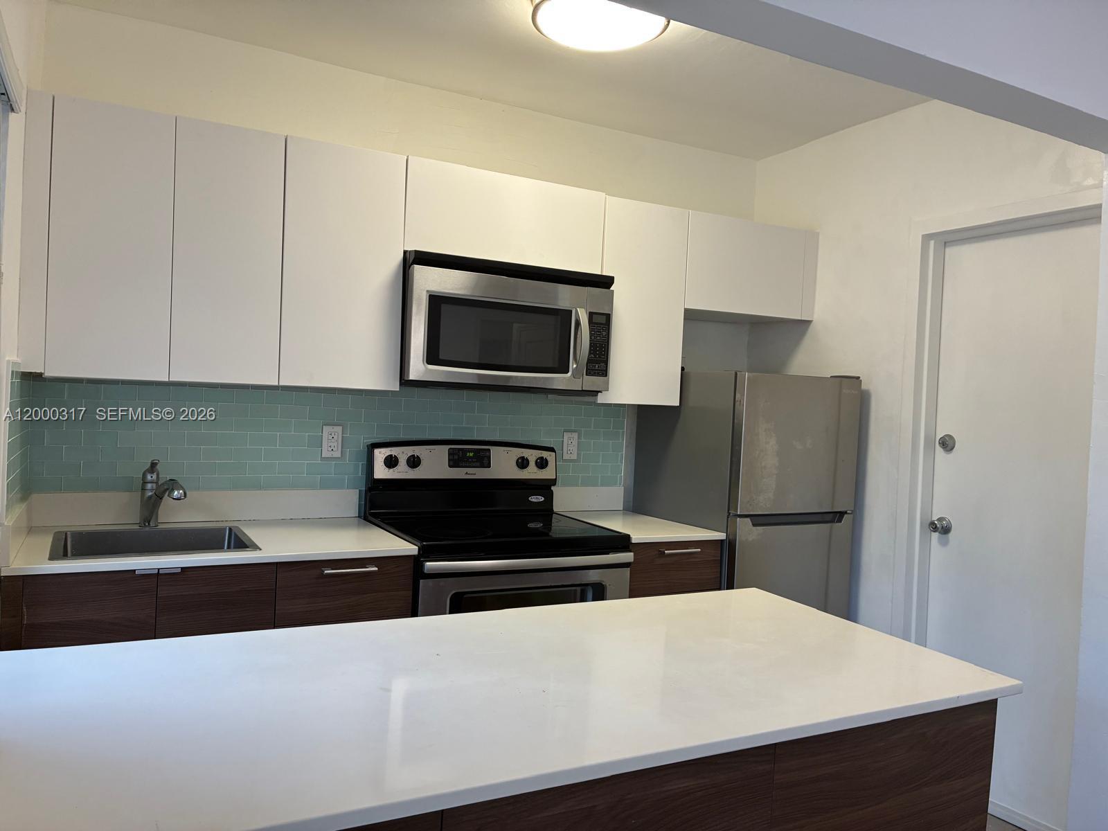 SHORES PLAZA WEST CONDO - Residential
