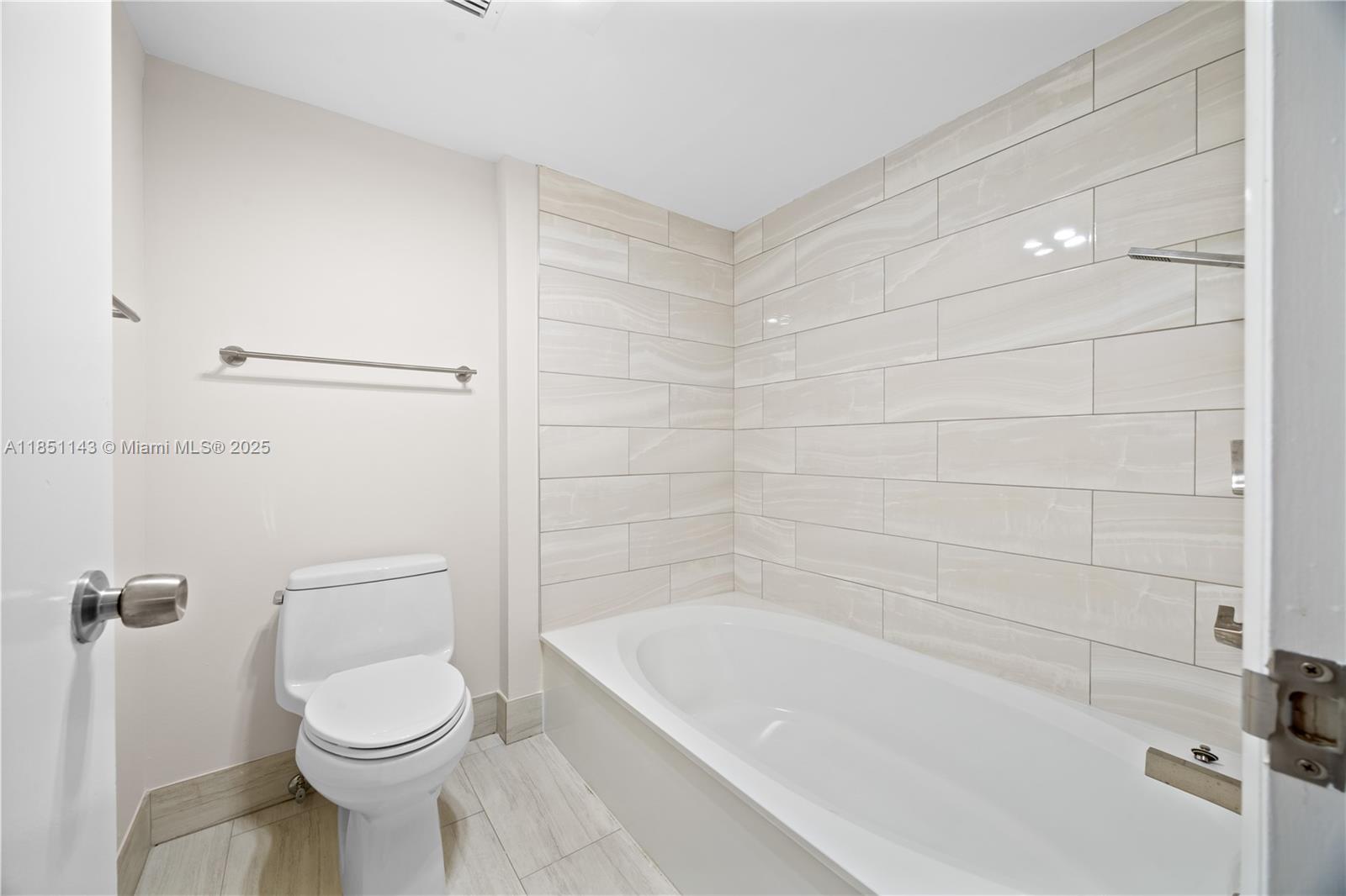 PELICAN REEF CONDO - Residential Lease