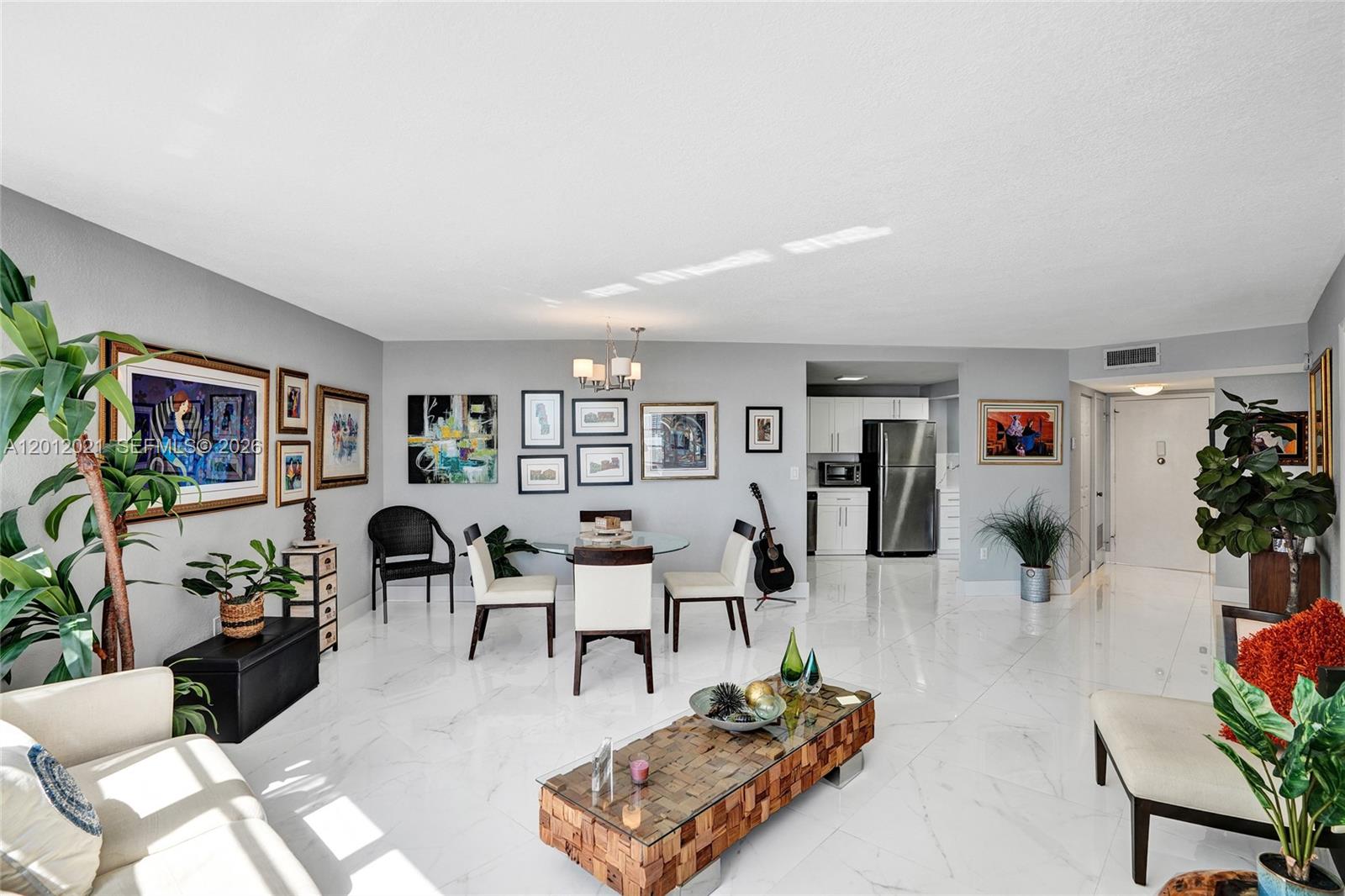 COMMODORE PLAZA CONDO - Residential