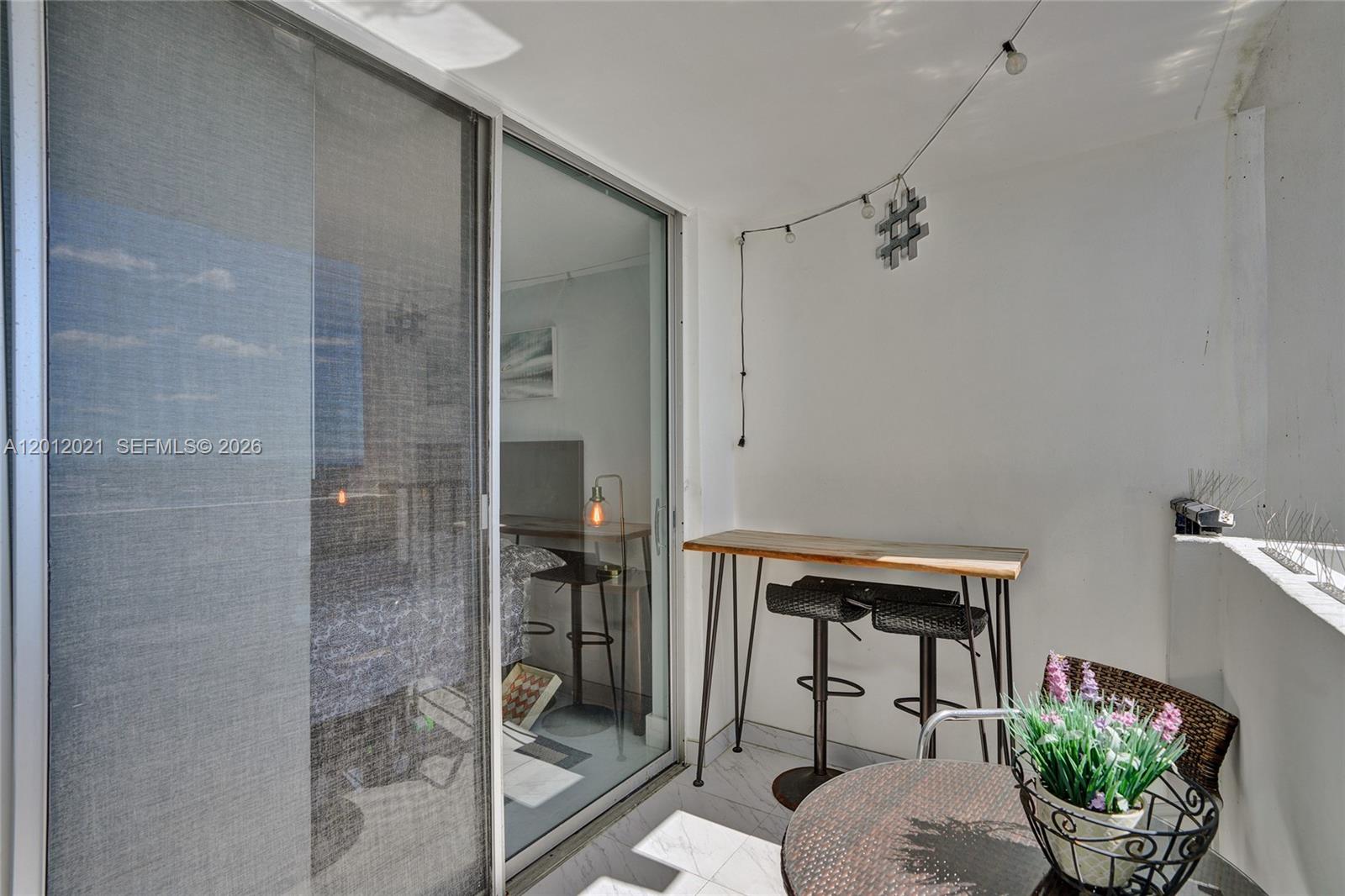 COMMODORE PLAZA CONDO - Residential