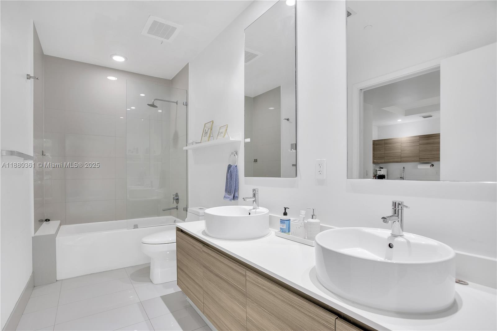 3401 MIDTOWN CONDO - Residential Lease