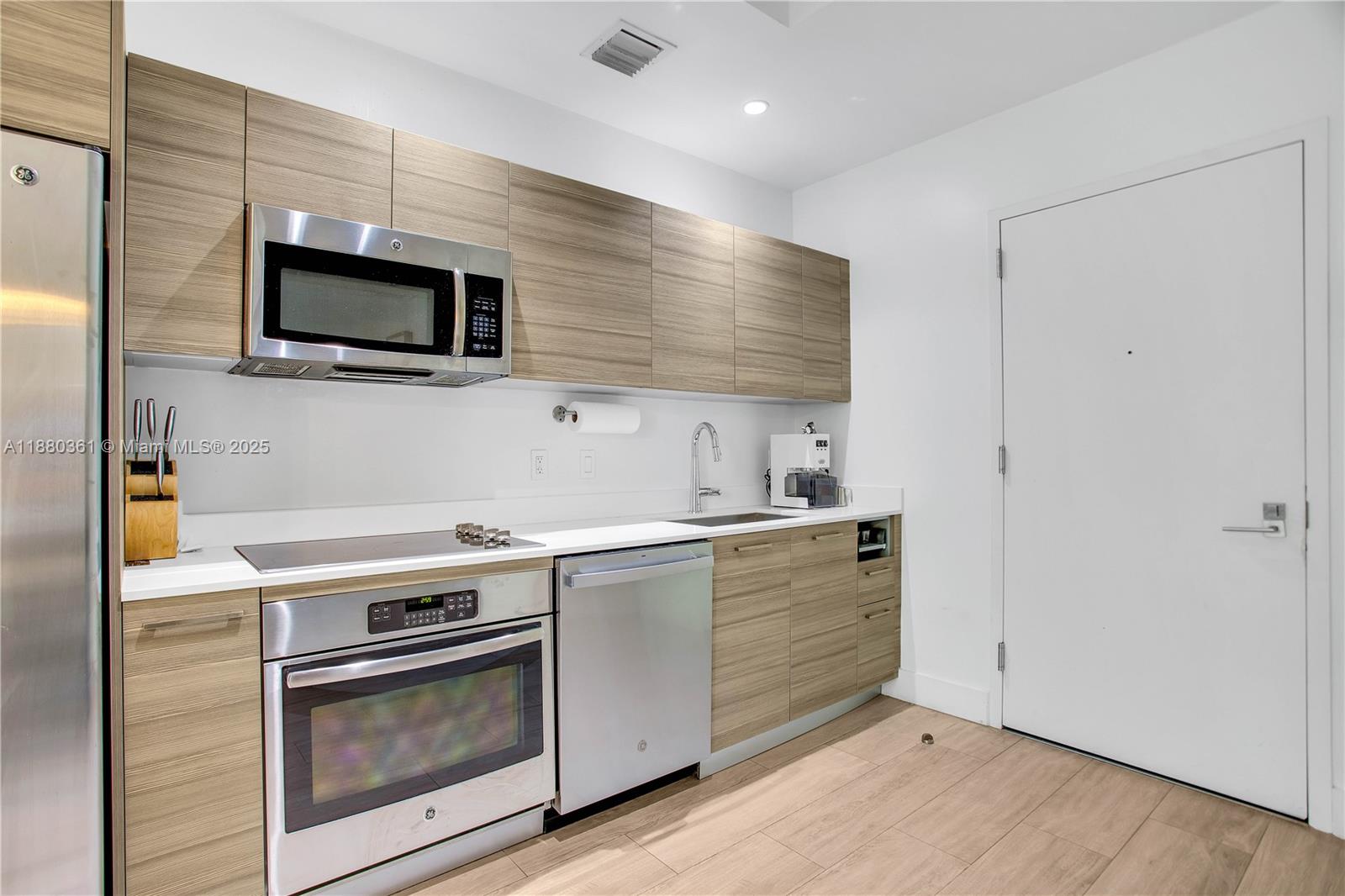 3401 MIDTOWN CONDO - Residential Lease