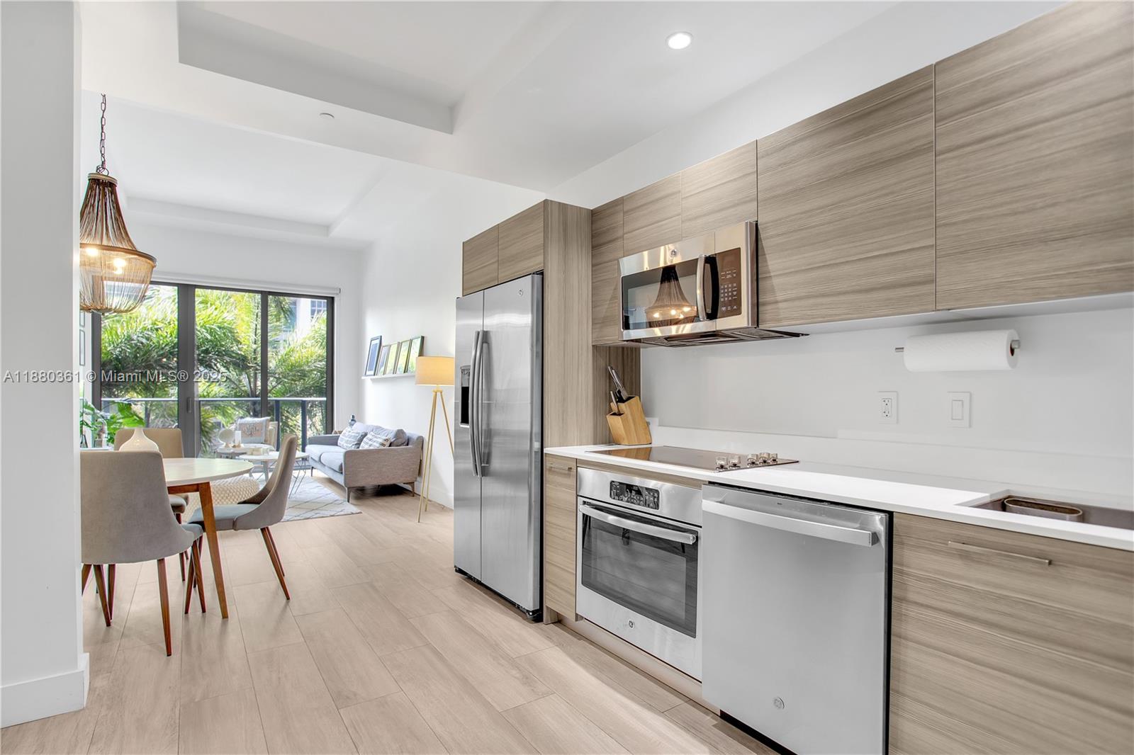 3401 MIDTOWN CONDO - Residential Lease