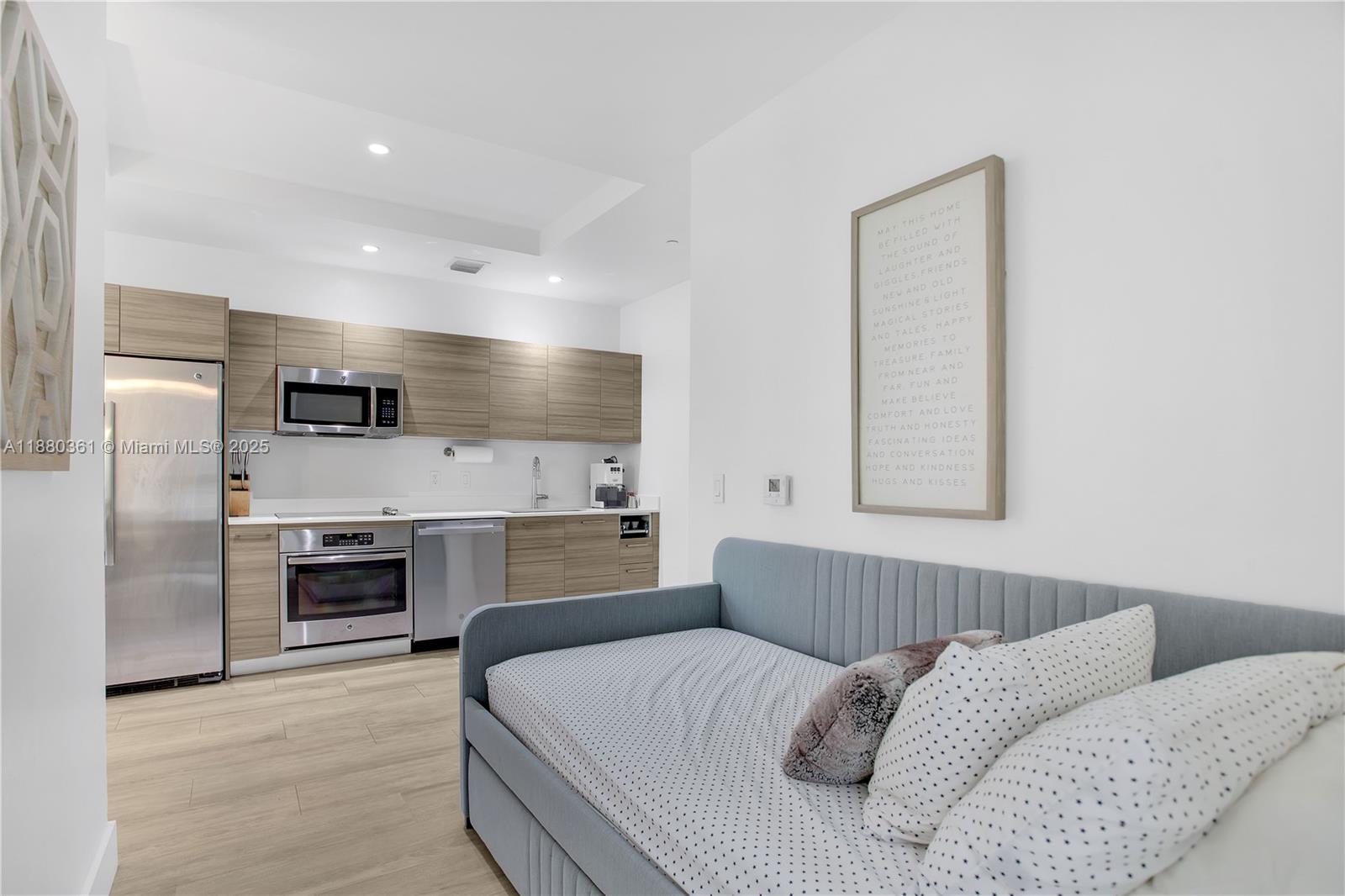 3401 MIDTOWN CONDO - Residential Lease