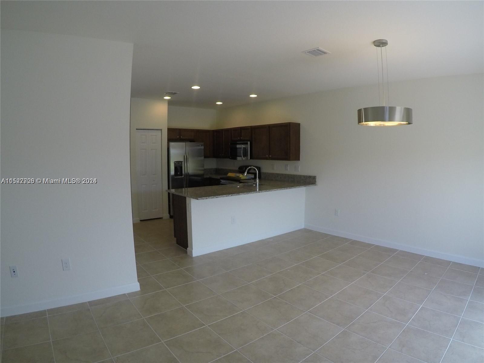 BAYWINDS OF GALAPAGOS FIR - Residential Lease
