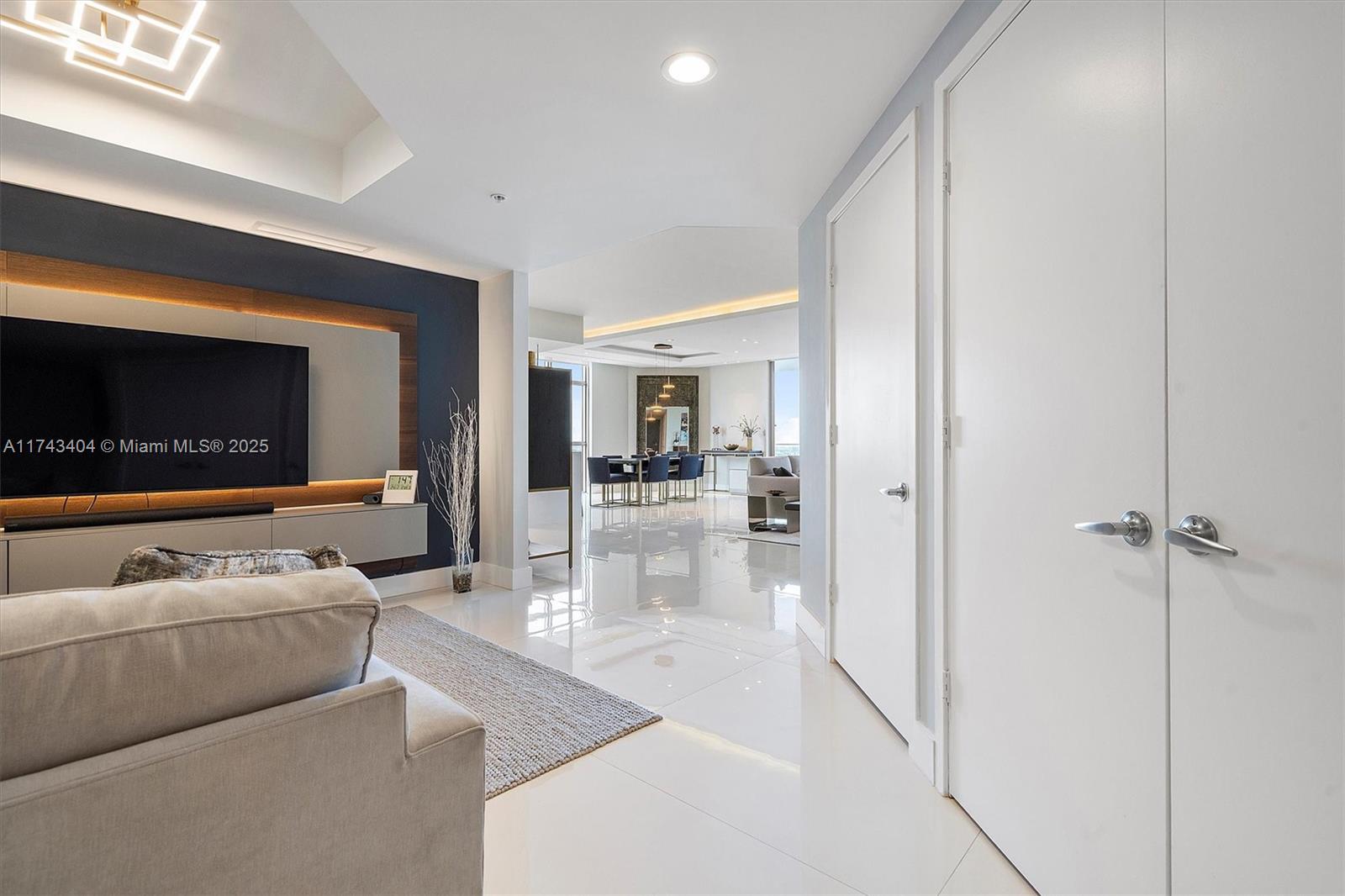 MARINA PALMS RESIDENCES N - Residential