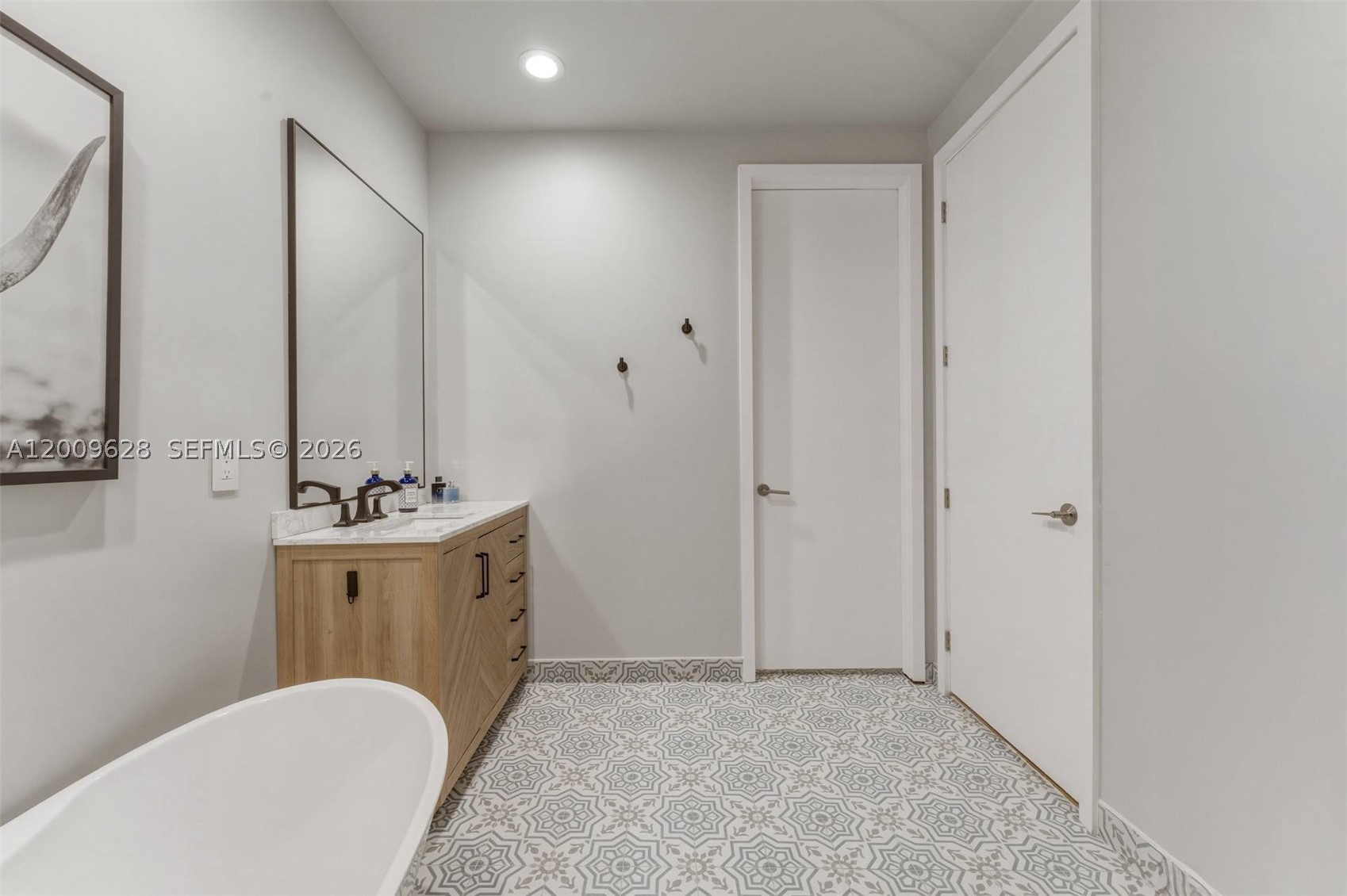 GROVE ENCLAVE CONDO - Residential