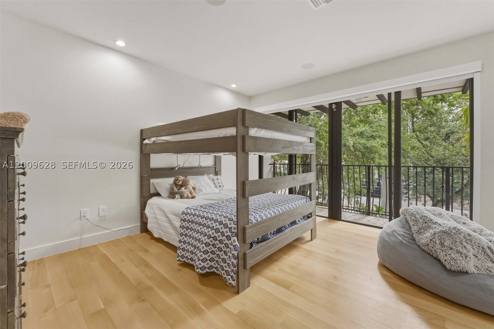GROVE ENCLAVE CONDO - Residential