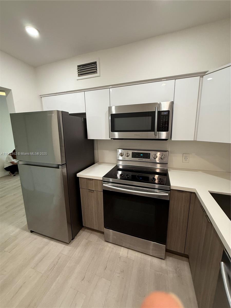 ROYAL CARIBBEAN CLUB COND - Residential Lease
