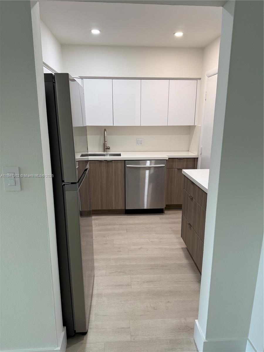 ROYAL CARIBBEAN CLUB COND - Residential Lease