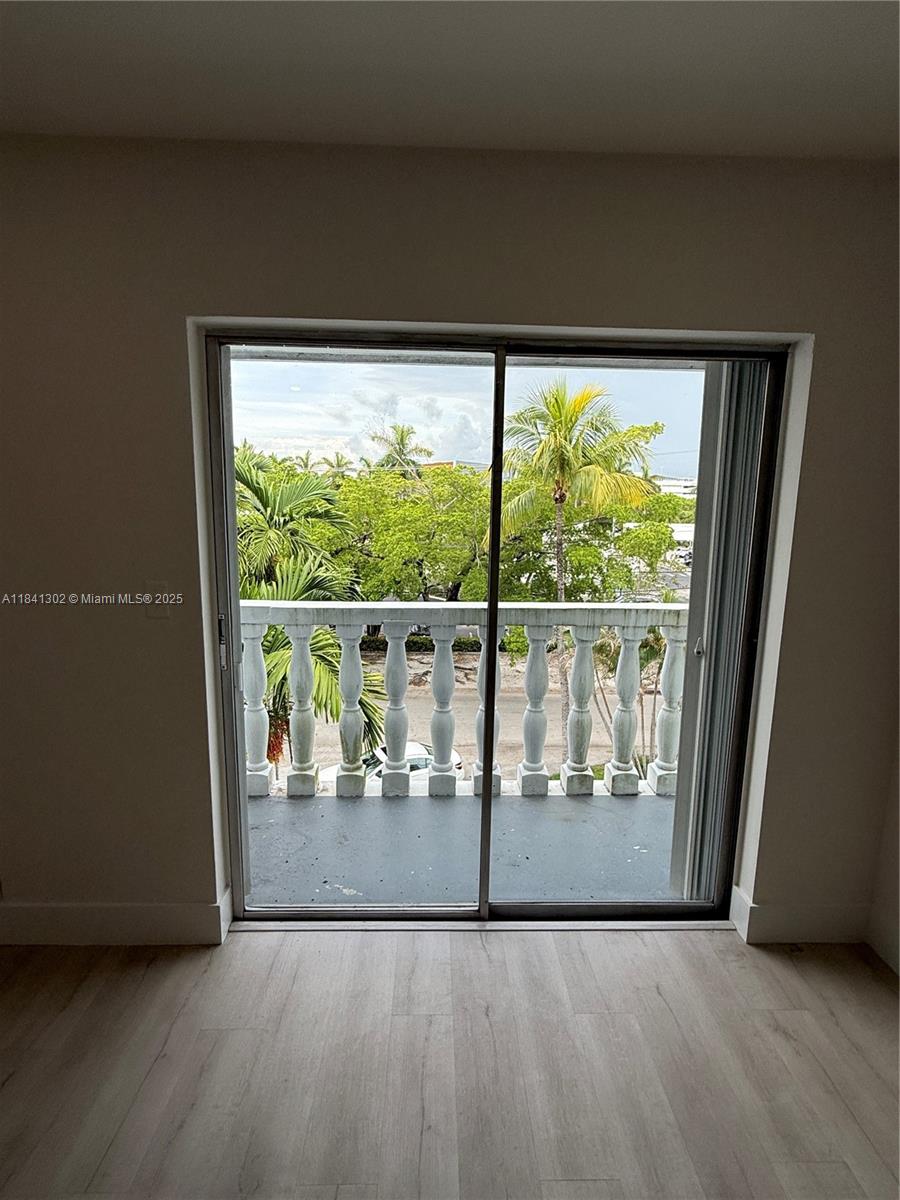 ROYAL CARIBBEAN CLUB COND - Residential Lease