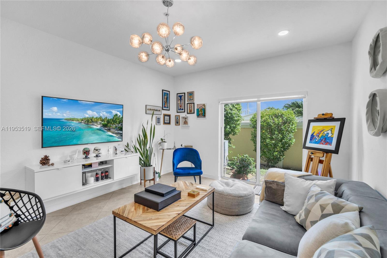 HIGHLAND PARK VILLAGE CON - Residential