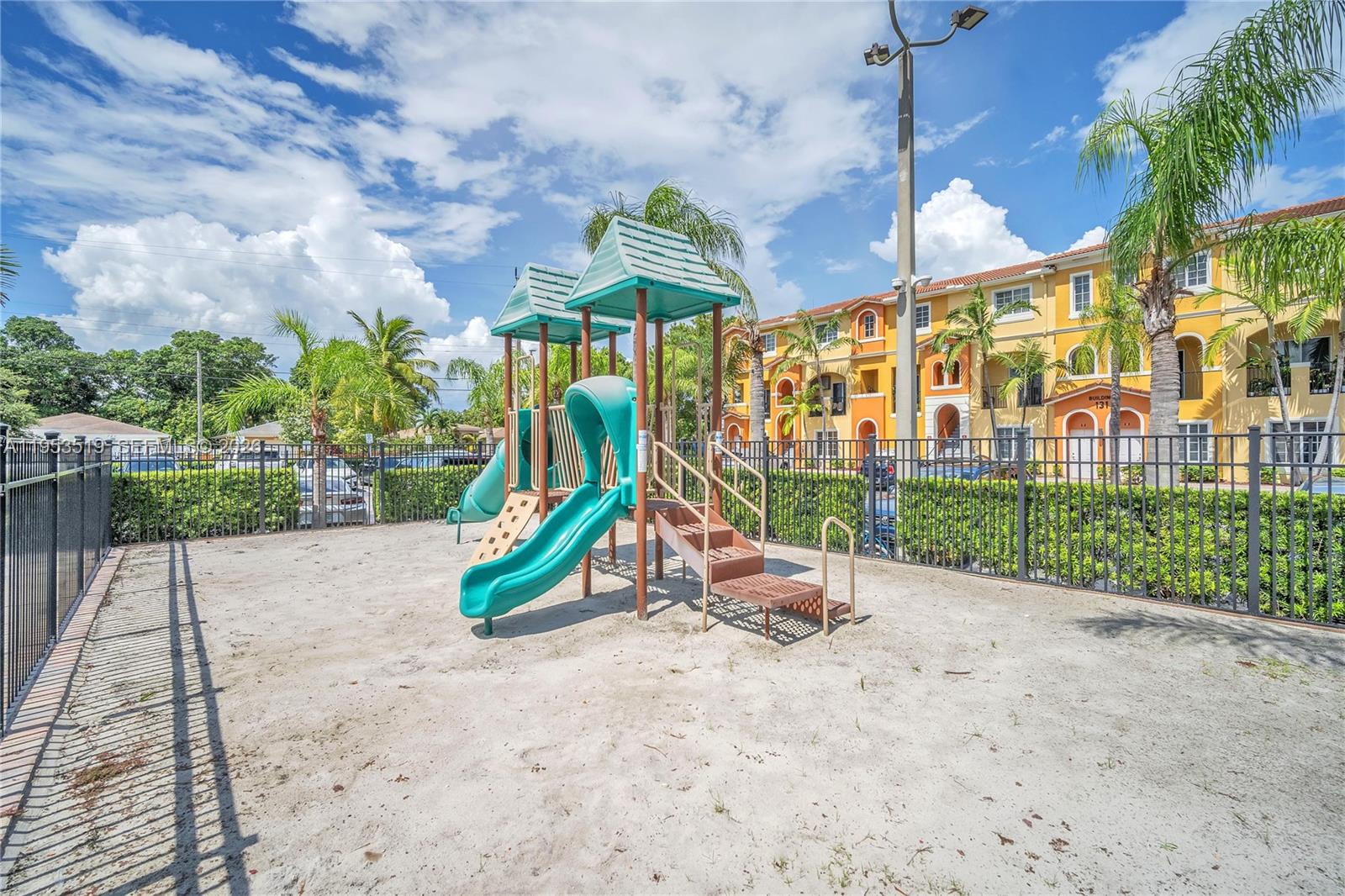 HIGHLAND PARK VILLAGE CON - Residential