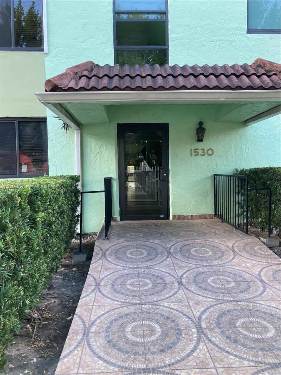 Charming 1 Bedroom 1 Bathroom condominium unit located in the heart of Little Havana. This well-appointed unit offers comfortable living in one of Miami's most vibrant and historic neighborhoods, just steps away from local dining, shops and cultural attractions. Easy to show. See Broker Remarks for Showings.