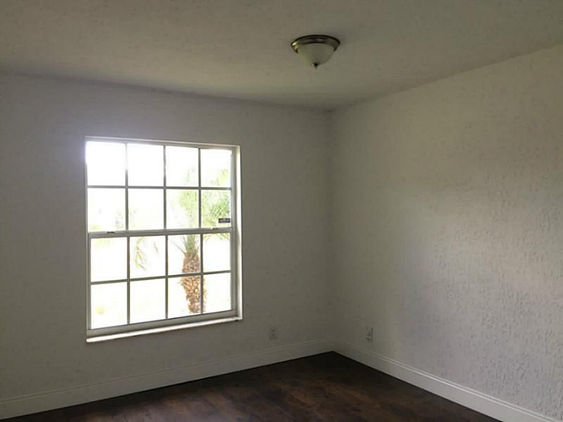 BURNHAM WOODS 93-32 B - Residential Lease
