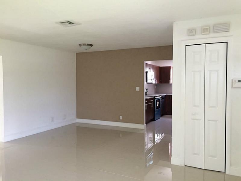 BURNHAM WOODS 93-32 B - Residential Lease