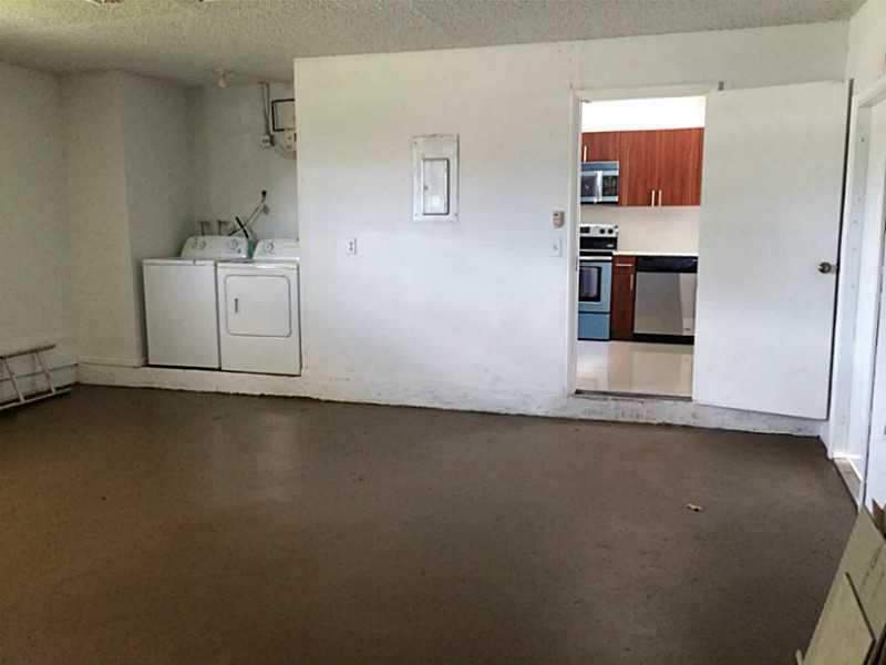 BURNHAM WOODS 93-32 B - Residential Lease