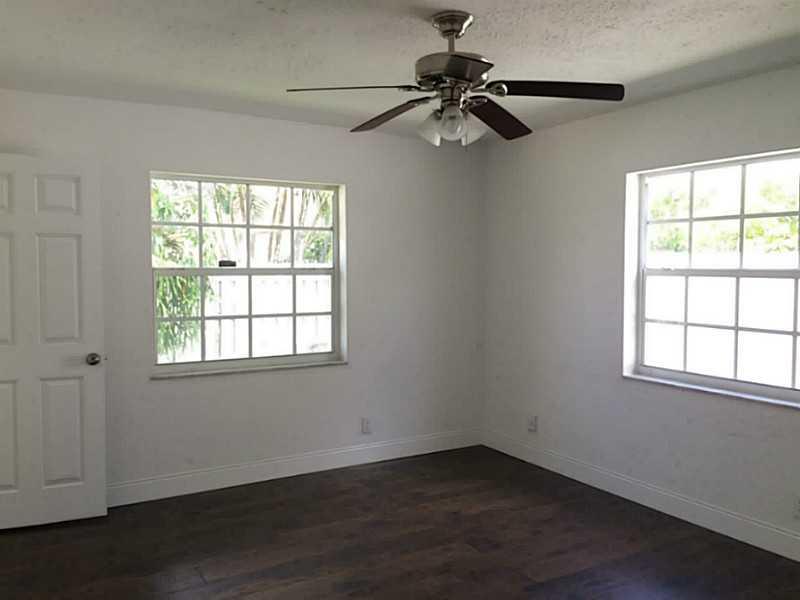 BURNHAM WOODS 93-32 B - Residential Lease