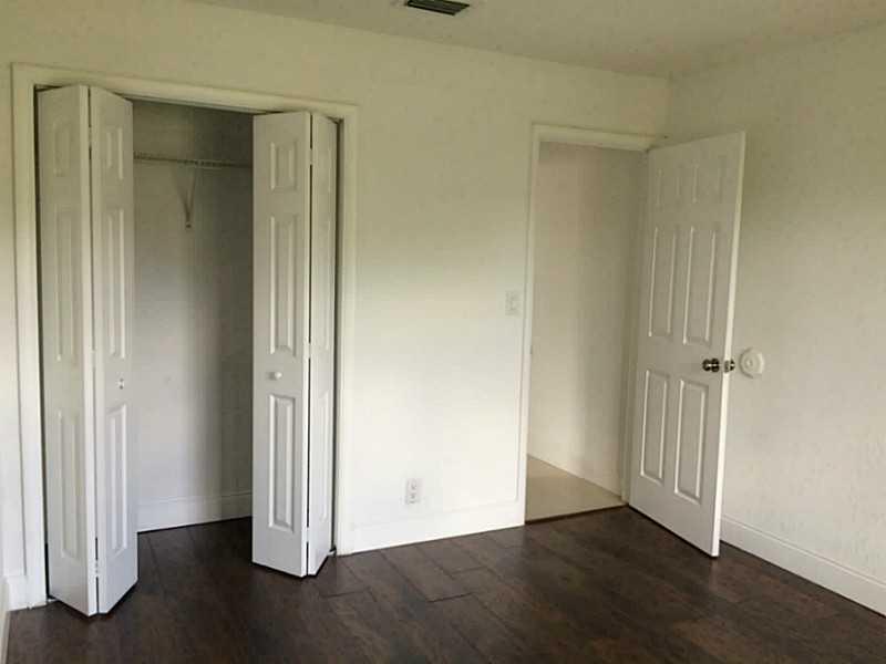 BURNHAM WOODS 93-32 B - Residential Lease