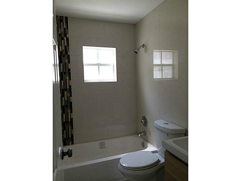 BURNHAM WOODS 93-32 B - Residential Lease