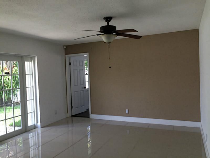 BURNHAM WOODS 93-32 B - Residential Lease