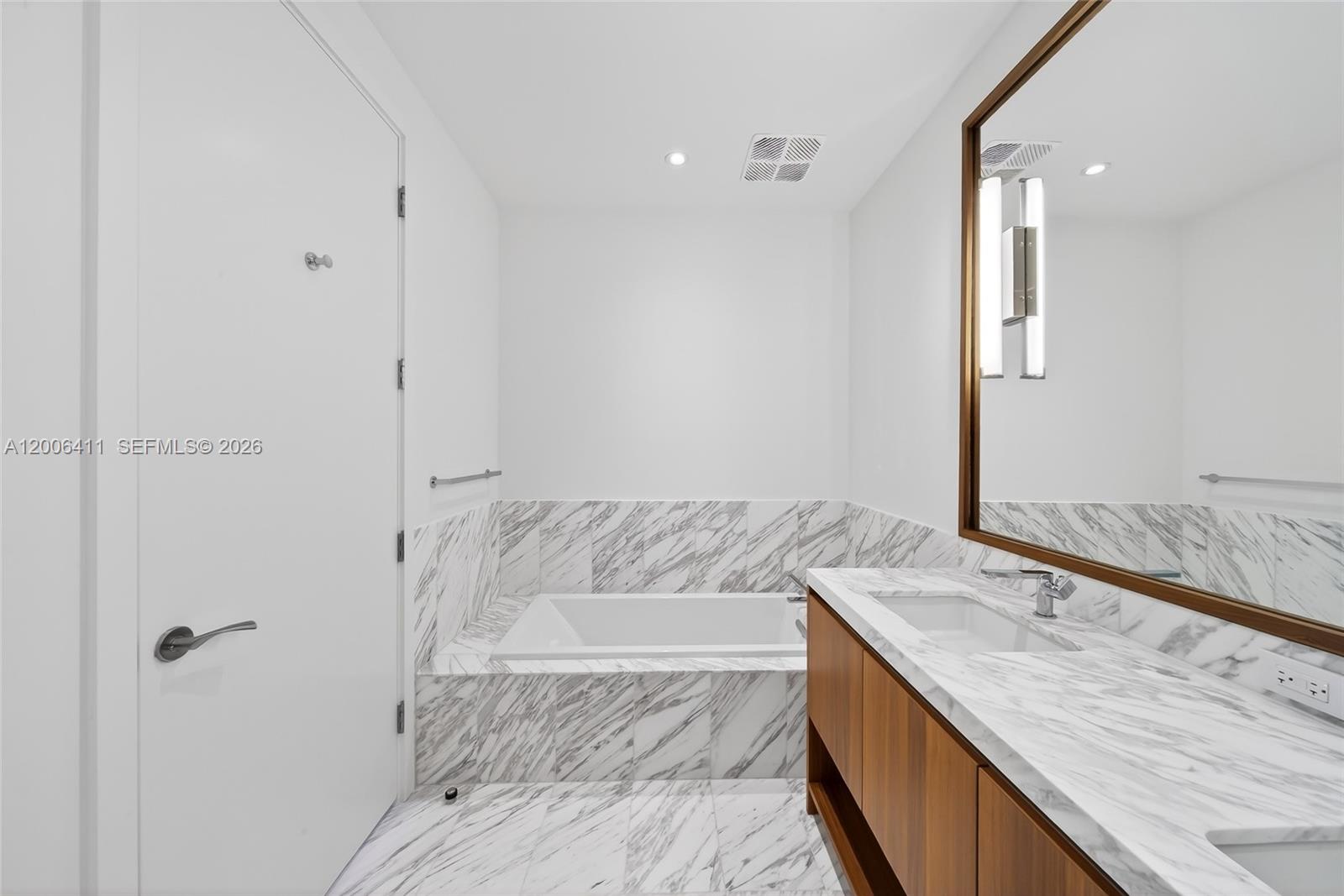 UNA RESIDENCES - Residential