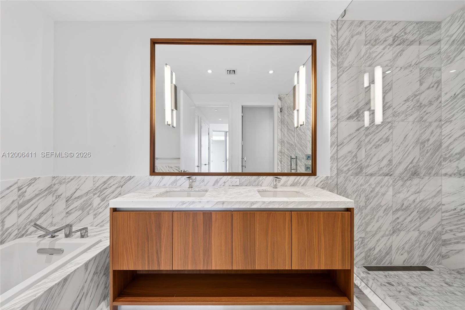 UNA RESIDENCES - Residential