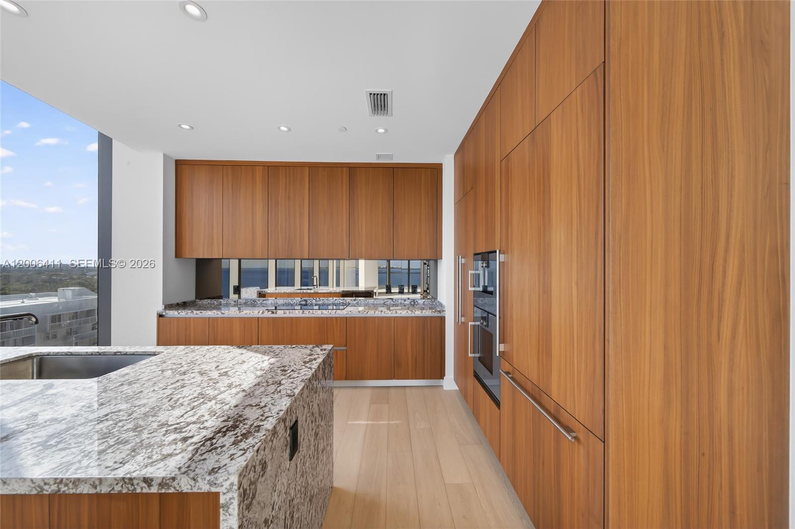 UNA RESIDENCES - Residential