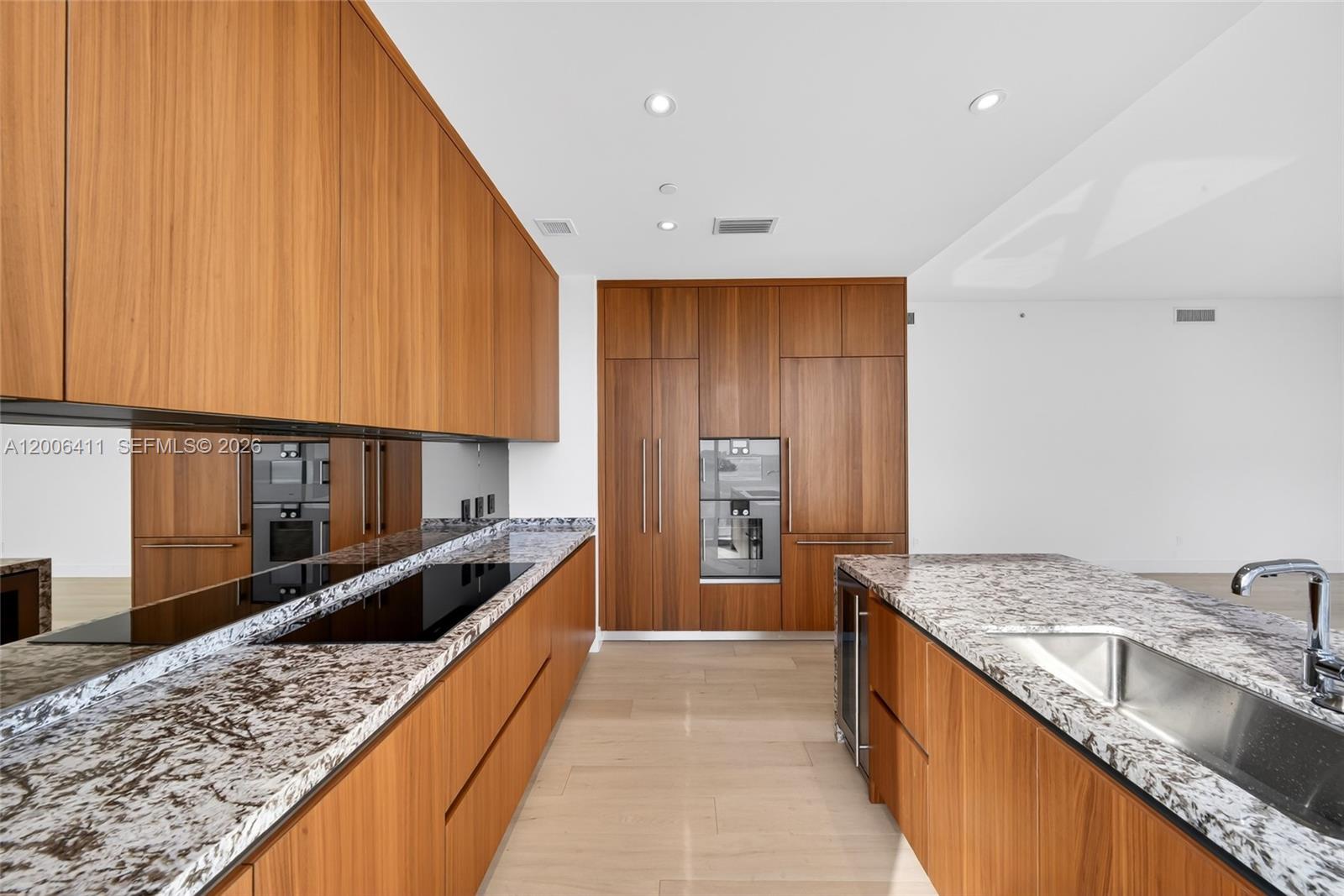 UNA RESIDENCES - Residential