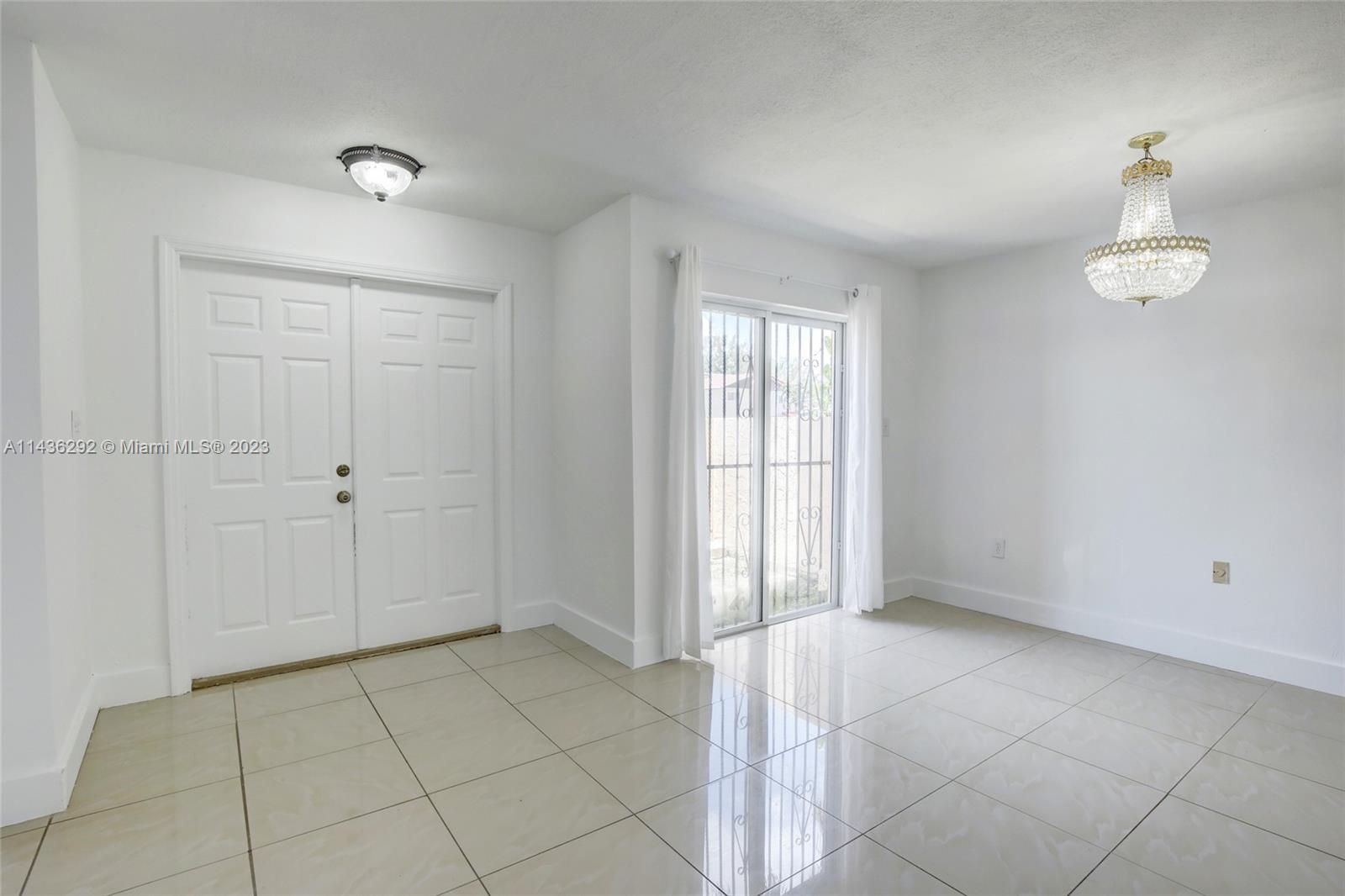 VILLAS AT INTL GARDENS CO - Residential