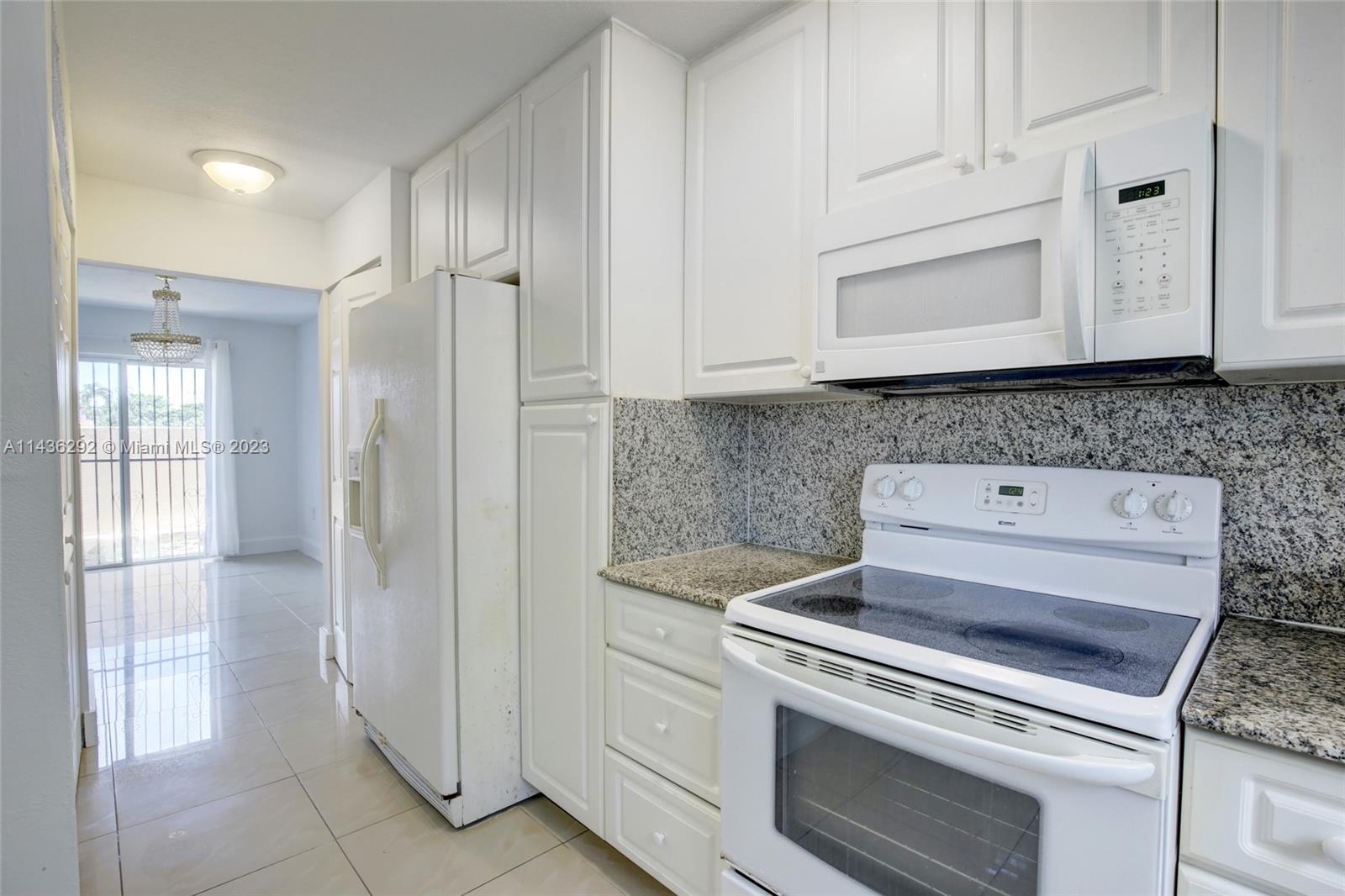VILLAS AT INTL GARDENS CO - Residential