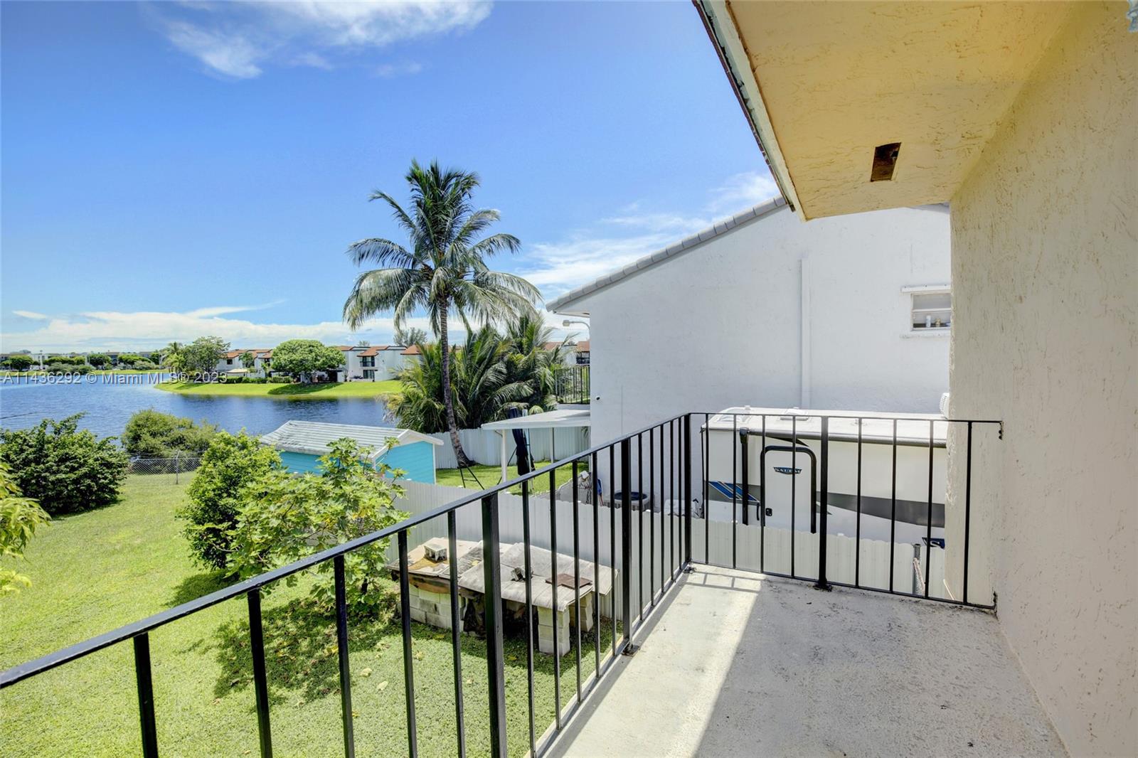 VILLAS AT INTL GARDENS CO - Residential