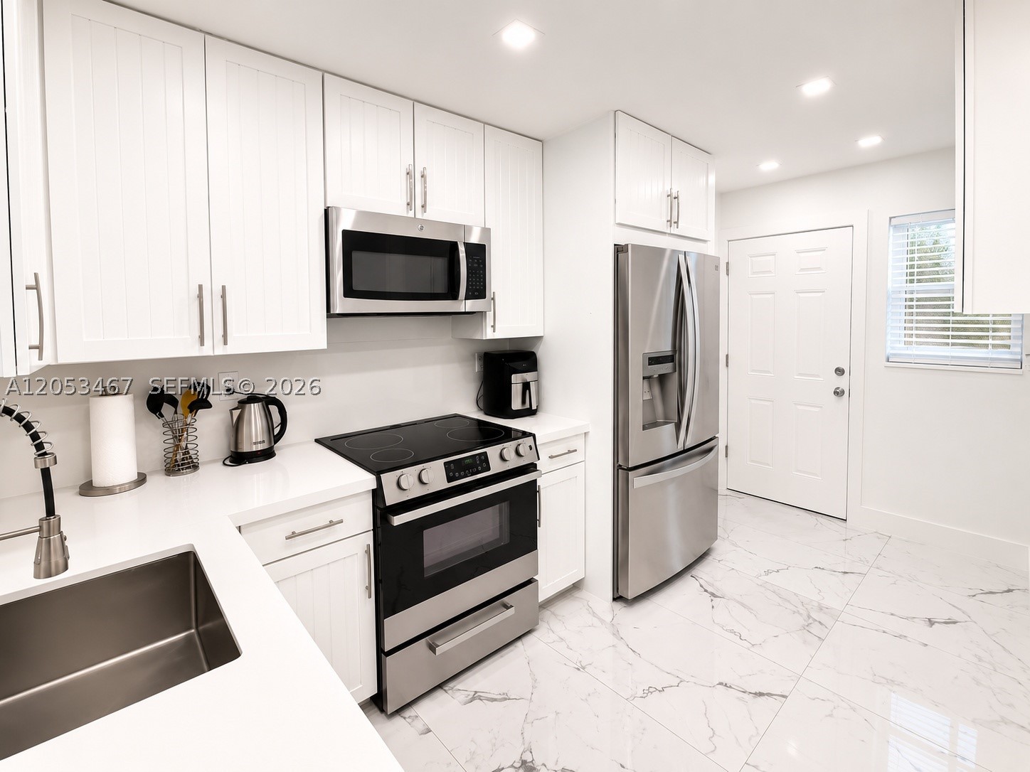 JADE WINDS GROUP-DAISY GA - Residential