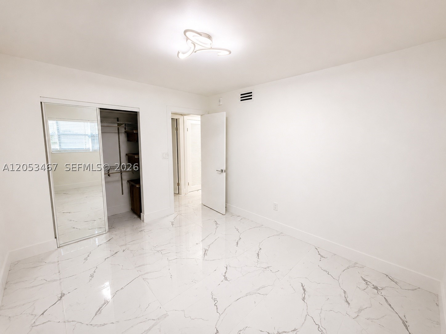 JADE WINDS GROUP-DAISY GA - Residential