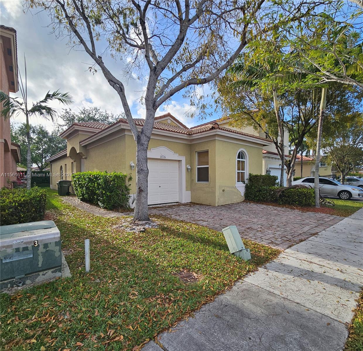 PORTOFINO PALMS - Residential Lease