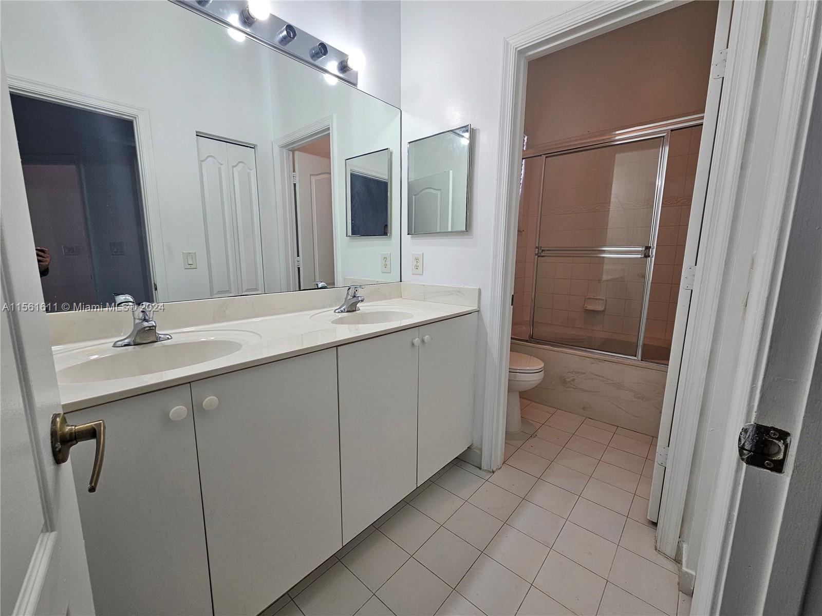 PORTOFINO PALMS - Residential Lease