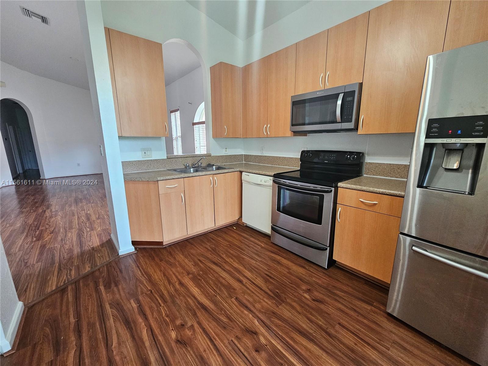 PORTOFINO PALMS - Residential Lease