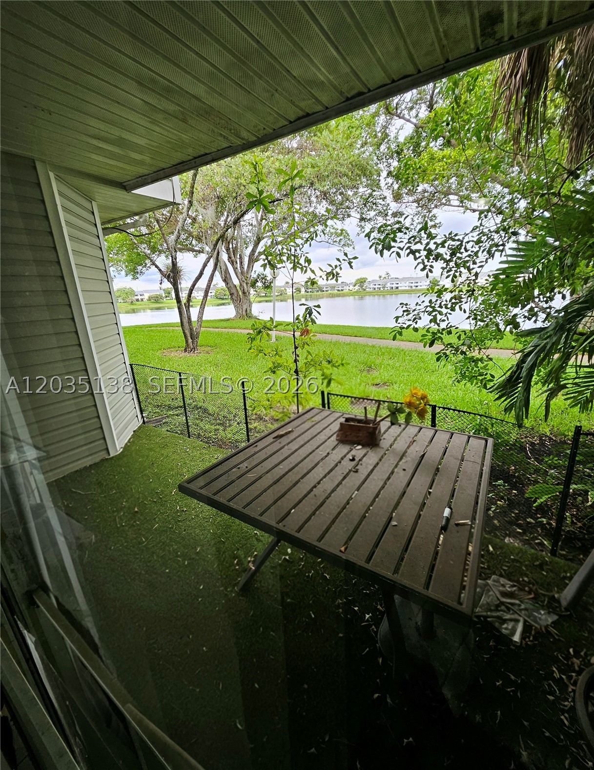 SUMMER LAKE - Residential