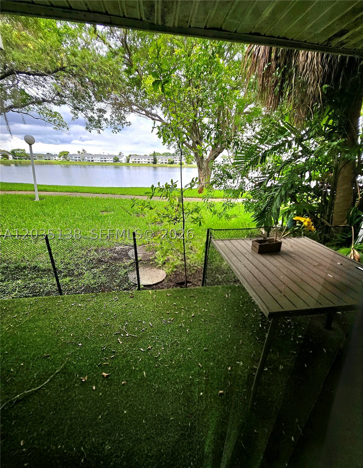 SUMMER LAKE - Residential