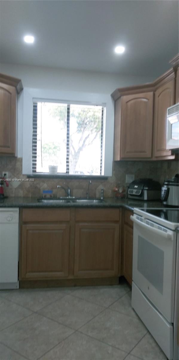 EVERGREEN HOMES VILLAS - Residential