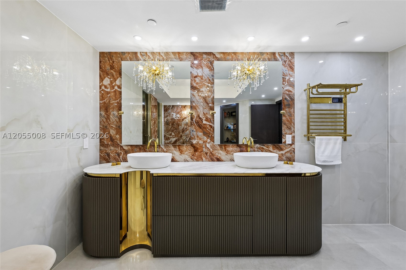 THE PENINSULA II CONDO - Residential