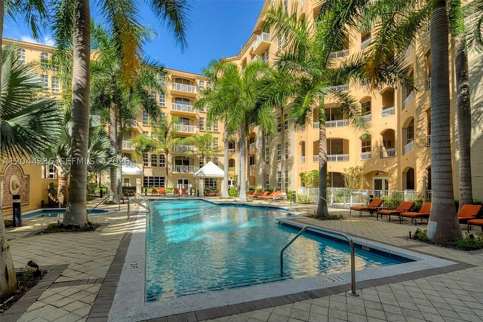 ALAQUA CONDO - Residential