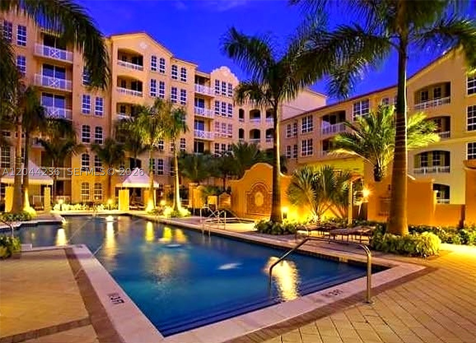 ALAQUA CONDO - Residential