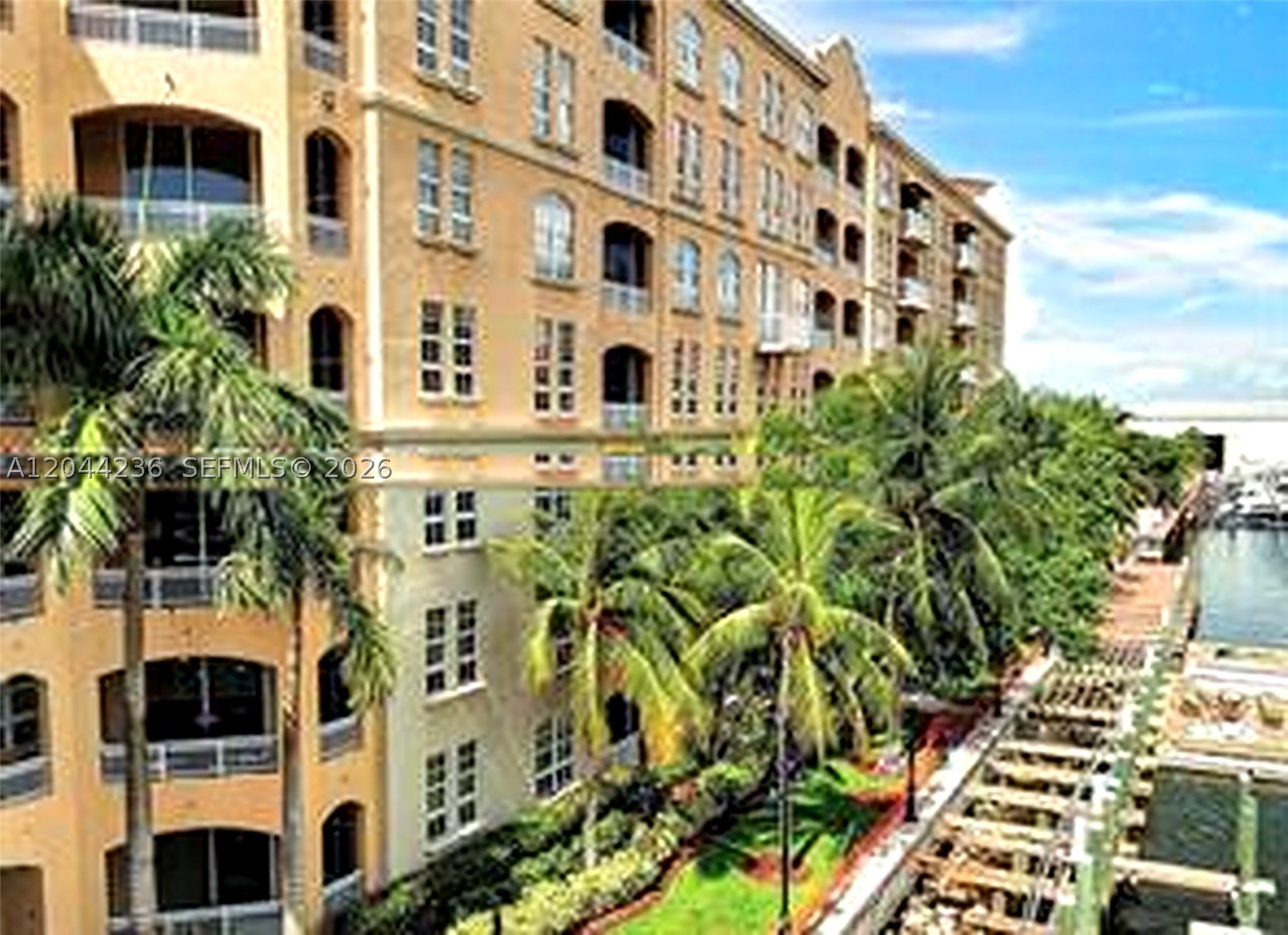 Beautiful waterfront 2-BDR condo in the heart of Aventura. PRICED TO SELL! A 60-foot boat dock can be purchased together with this unit for an additional $199,000. This spacious and bright residence features panoramic views, 10-foot floor-to-ceiling windows, and a private balcony overlooking the water, creating a peaceful and relaxing atmosphere.
Enjoy the convenience of an in-unit washer and dryer, two assigned parking spaces, secured lobby, 24-hour guard services, and a beautiful newer dock and boardwalk. Community amenities include a bike/jog path, billiard room, dock, business center, children’s play area, clubhouse, elevator, fitness center, heated pool, and kitchen facilities.
Located just minutes from the beaches, Aventura Mall, Brightline, Gulfstream Park, I-95, supermarkets, schools, dining, and entertainment.
Don’t miss the opportunity to live in one of Aventura’s most desirable waterfront locations.