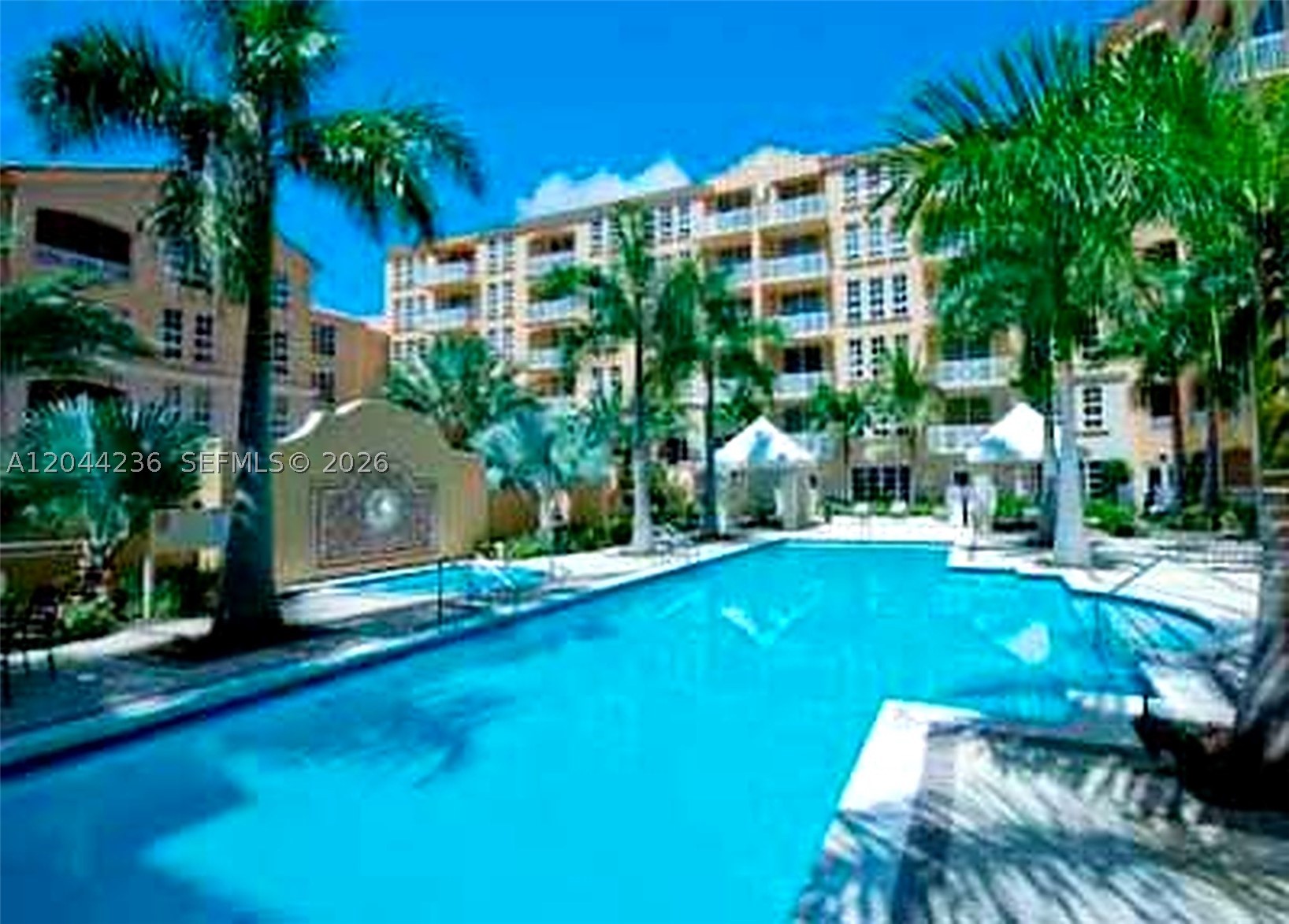 ALAQUA CONDO - Residential