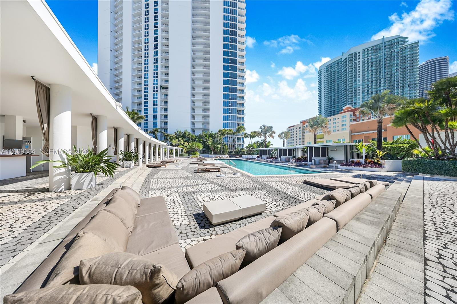 PARAMOUNT BAY CONDO - Residential