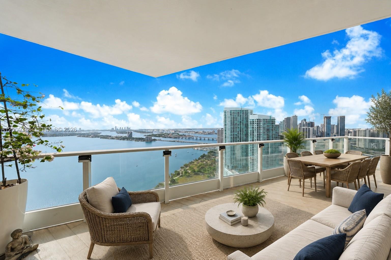PARAMOUNT BAY CONDO - Residential