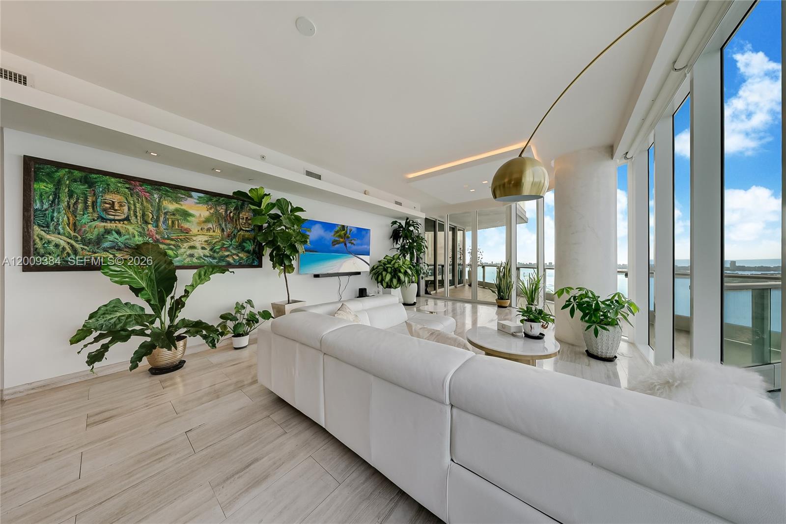 PARAMOUNT BAY CONDO - Residential